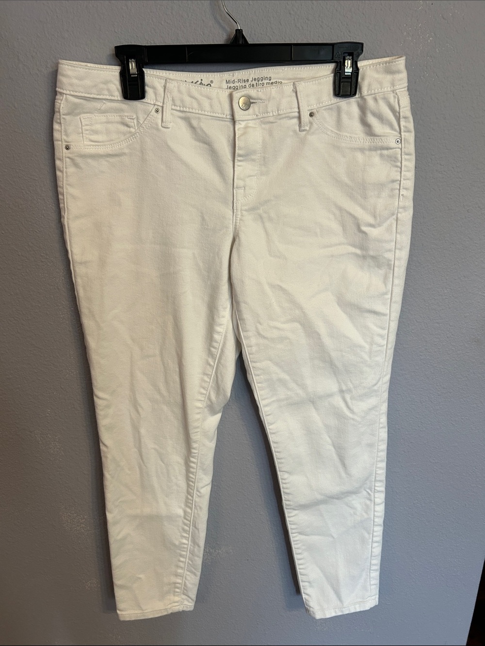 Mossimo Women Mid-Rise White Jeggings Size 10/30